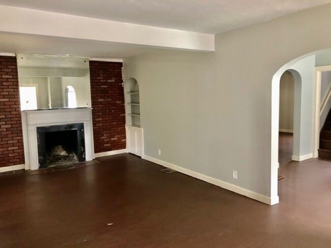 Photo - Nice 3 bedroom one bath in the southend House