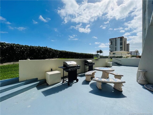 Building Photo - 10600 S Ocean Dr