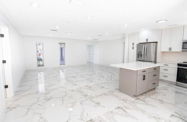 Foto del edificio - 1070 SW 18th St