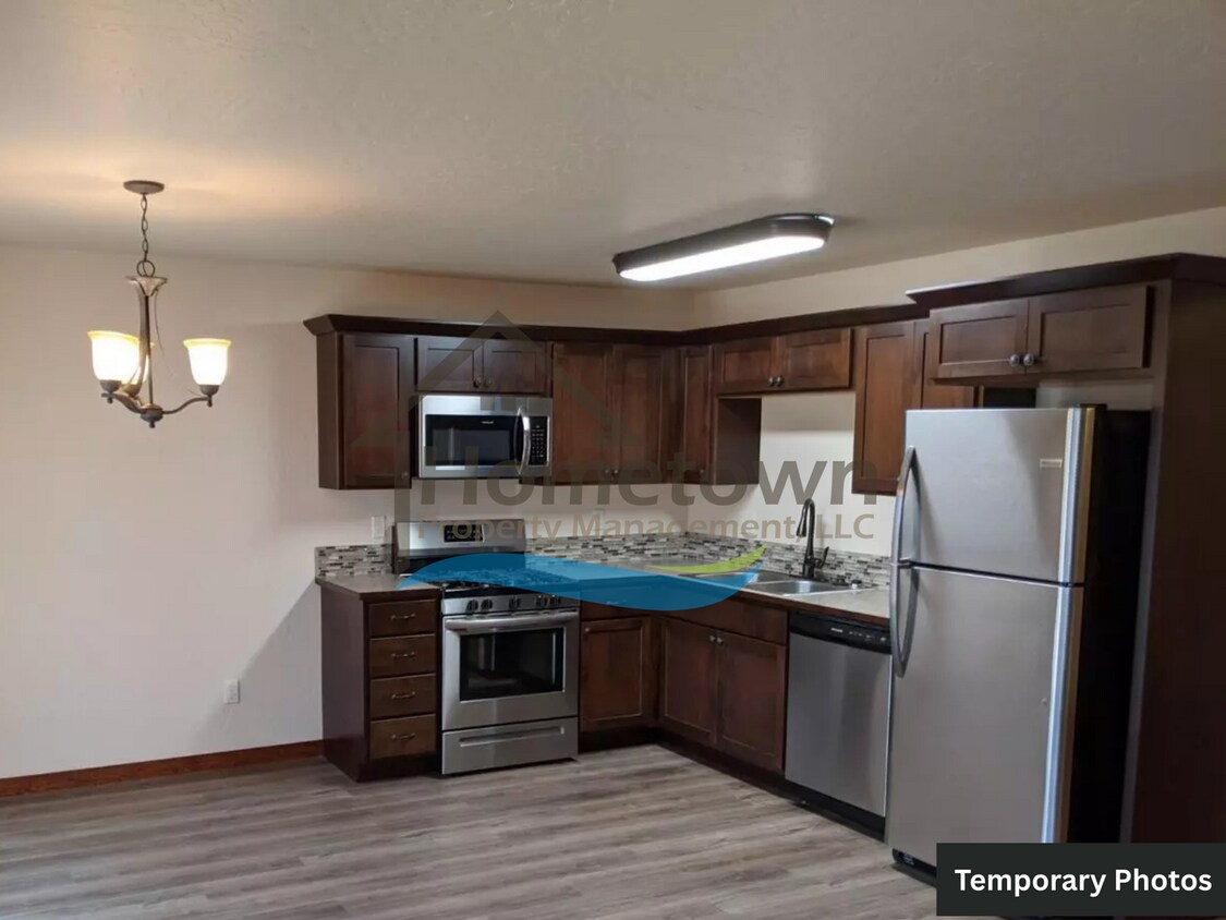 Building Photo - Spacious 3 Bed 2 Bath Duplex in Milltown N...