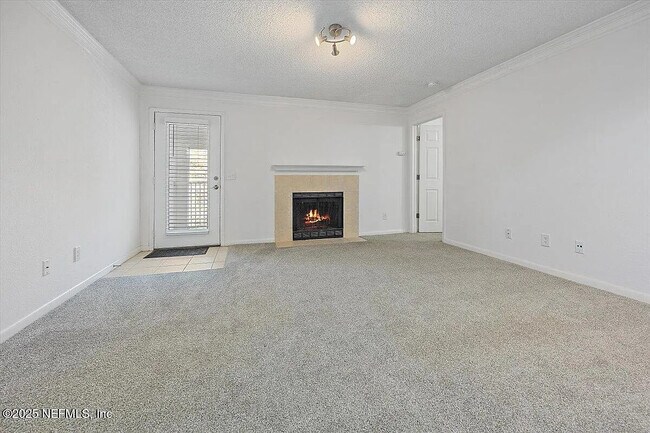 Living Room - 100 Fairway Park Blvd