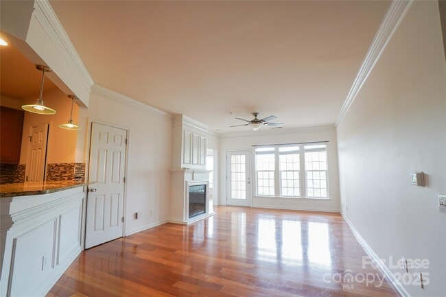 Building Photo - 14774 Via Sorrento Dr