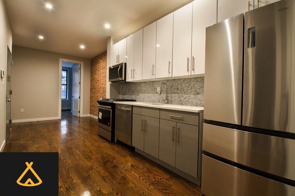 Primary Photo - 255 Linden St