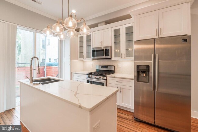 Building Photo - 2329 Gerritt St