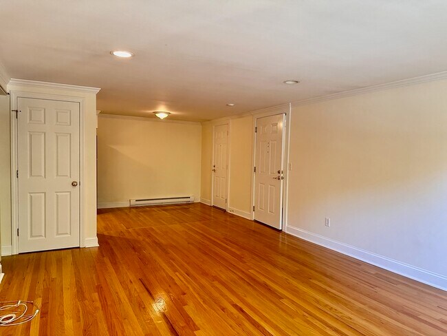 Building Photo - 10 Wampus Ave