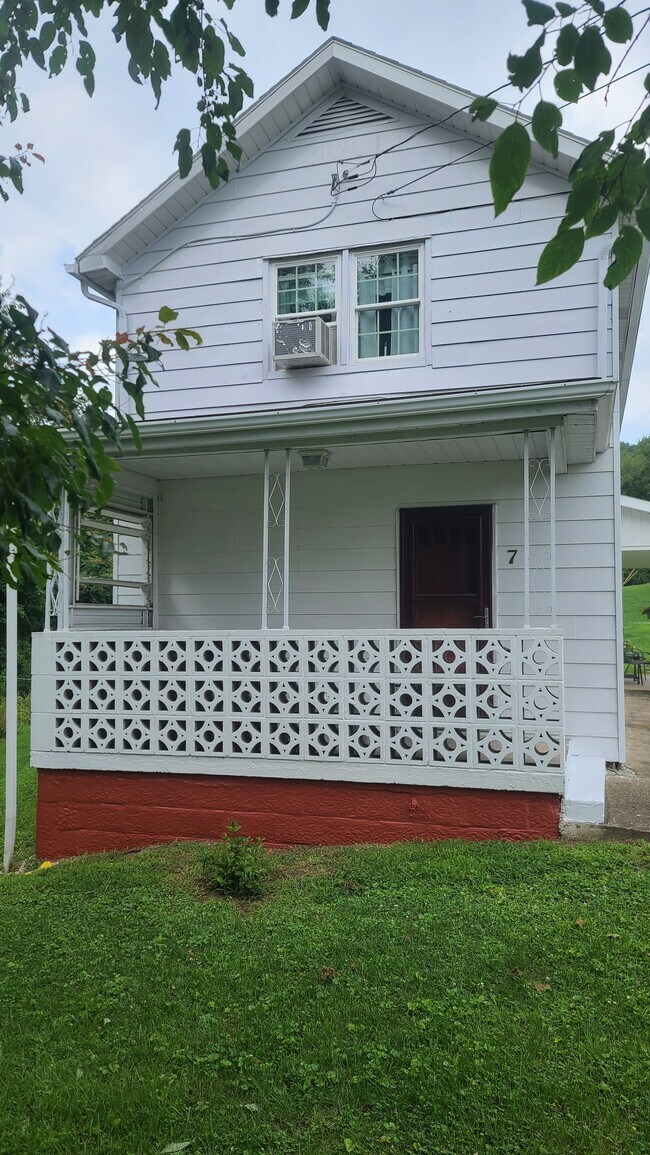 Front Porch south side - 6 Wilson St