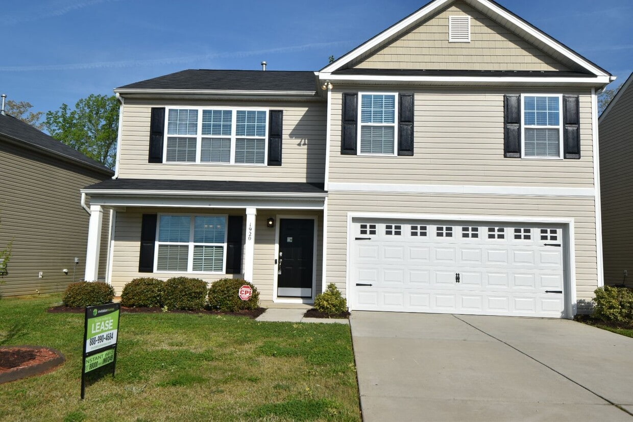 1920 Northrop Dr House Rental in Whitsett, NC