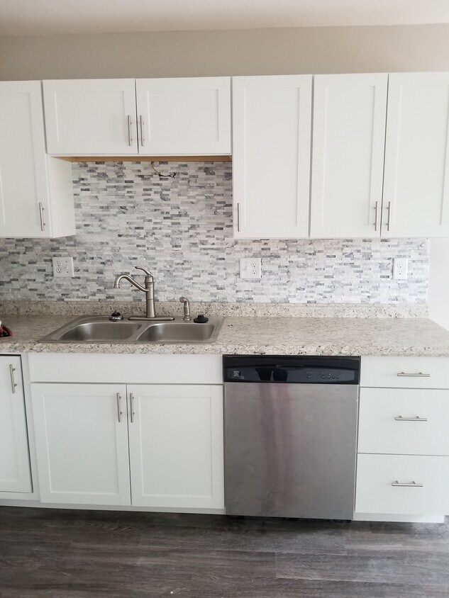 Foto principal - 420 Stratford Dr