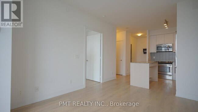 Photo du bâtiment - 9471 Yonge St