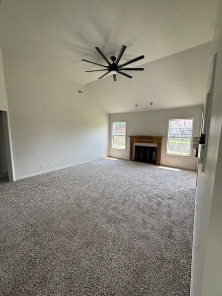 Building Photo - 321 Greenspoint Ct