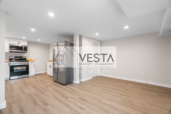 Foto del edificio - 2383 Dutch Cove Rd