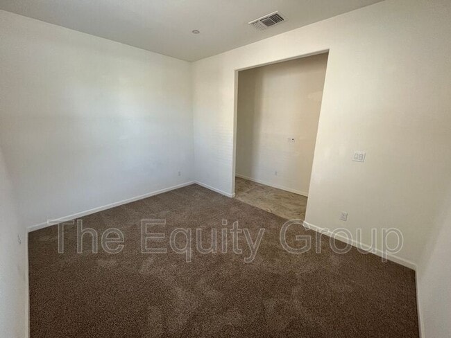 Building Photo - 3736 E Myrtle Ave