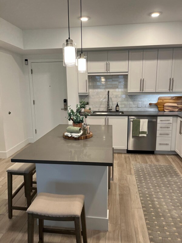 Foto principal - 8805 NW 41st St