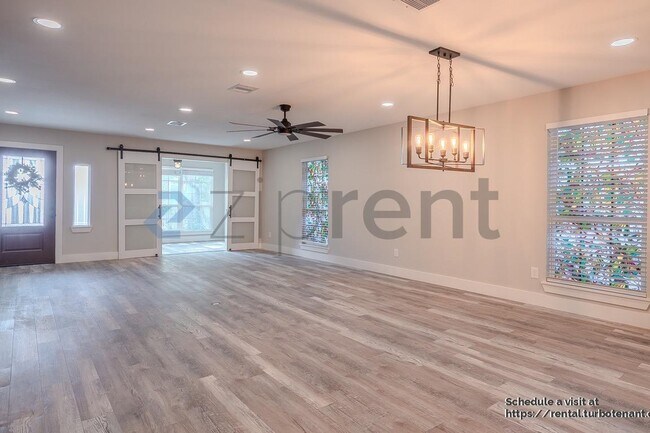 Foto del edificio - 722 Riveredge Dr