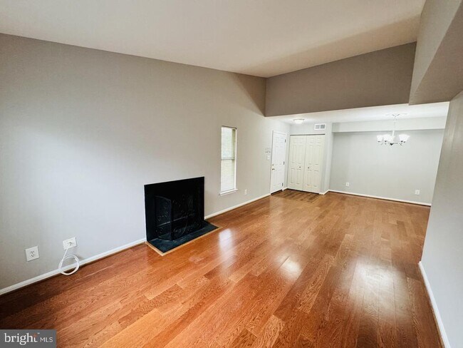 Building Photo - 5810 Orchard Hill Ct