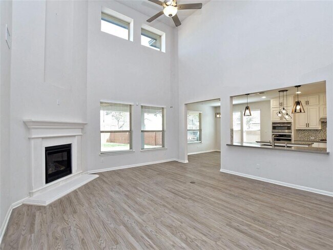 Building Photo - 2905 Fallcrest Bnd