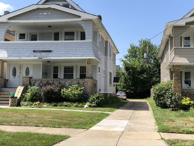 Fachada de la casa - 2518 E 124th St