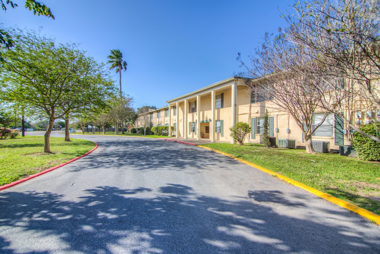 Foto principal - 3801 Boca Chica Blvd
