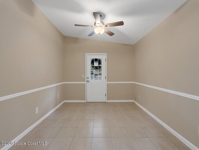 Building Photo - 6425 4th Pl