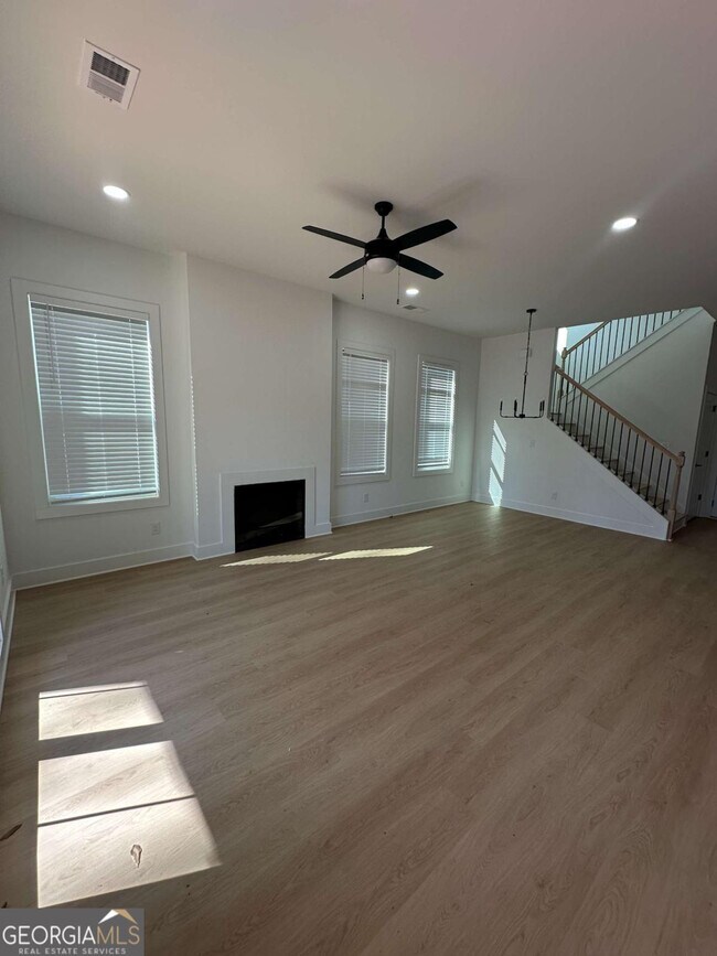 Foto del edificio - Room in Duplex on Plaza Ave SW