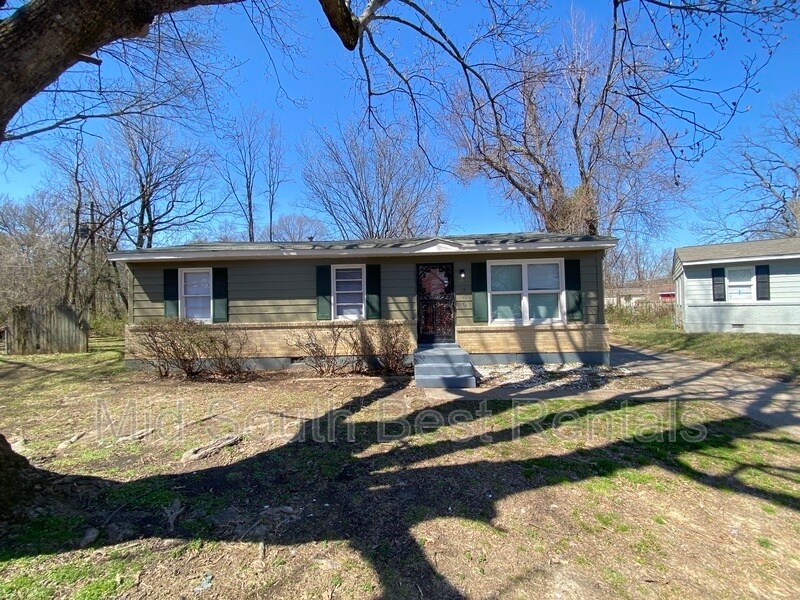 Primary Photo - 3469 Mark Twain St