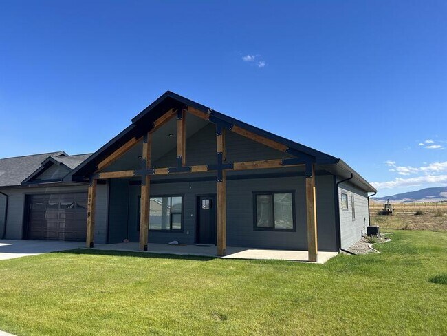 Building Photo - 3991 Swan Rd