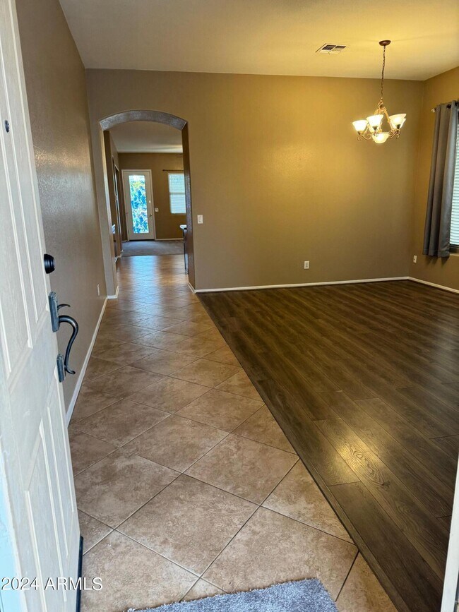 Foto del edificio - 7206 N 88th Ln