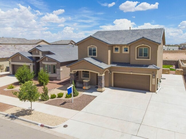 Building Photo - Beautiful  House