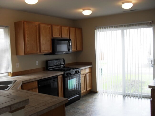 Foto del edificio - Beautiful 4 Bedroom 2.5 Bath in Liberty Ri...