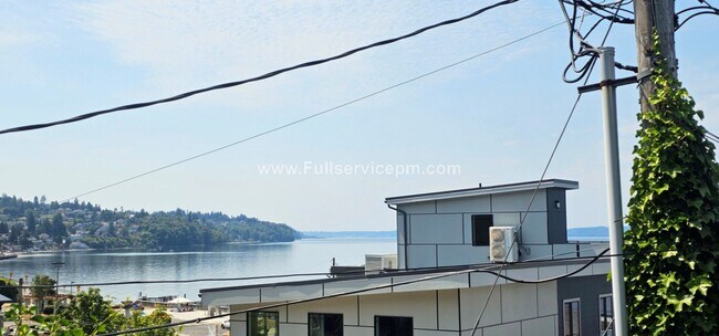Foto del edificio - Quiet and charming 1 bedroom 1 bath DS apartment in Redondo Beach house