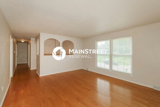 Building Photo - 3 Bedroom Pet-Friendly Home in Independence, MO with Main Street Renewal