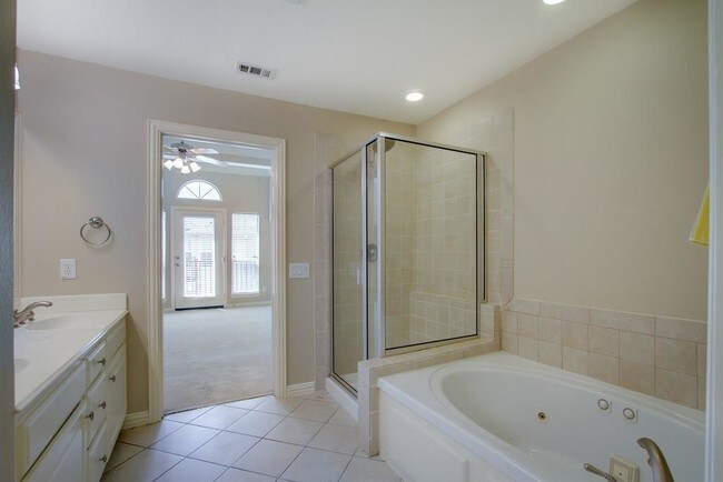 Building Photo - 3108 Rosedale Ave