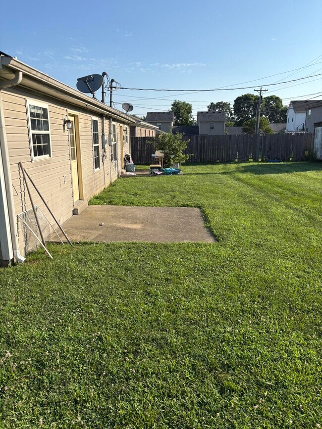 Foto del edificio - 1045 Pinoak Dr