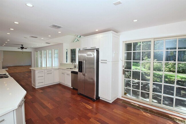 Kitchen - 2 Hillcrest Dr
