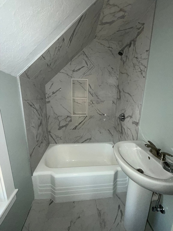 Building Photo - 19 Forest St