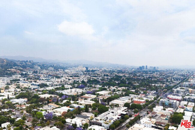Foto del edificio - 1005 N Genesee Ave