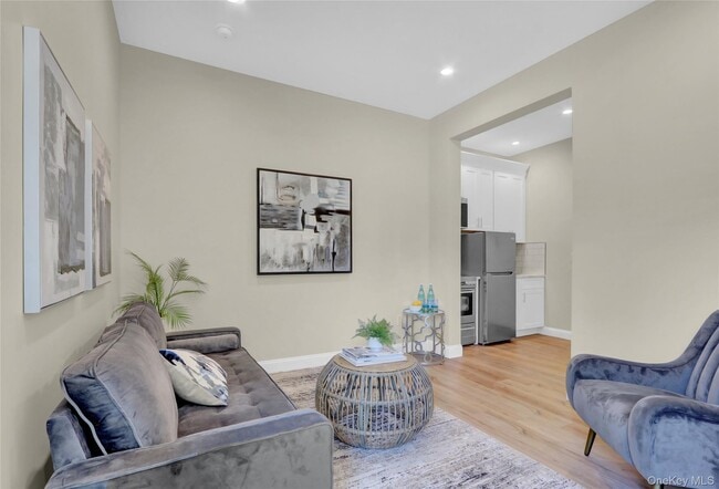 Foto del edificio - 610 Jericho Tpke