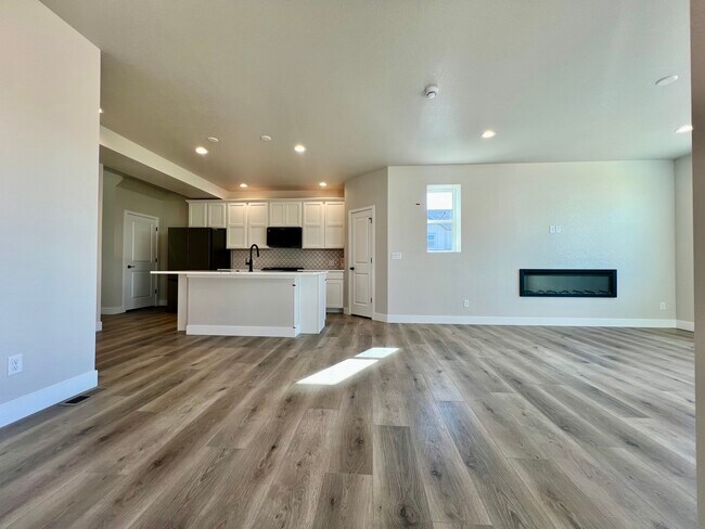 Foto del edificio - 4705 Whistler Dr