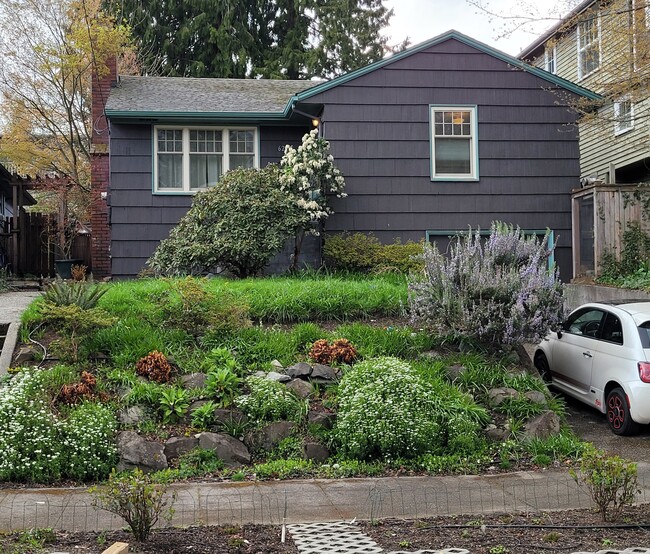 Building Photo - 6211 22nd Ave NE