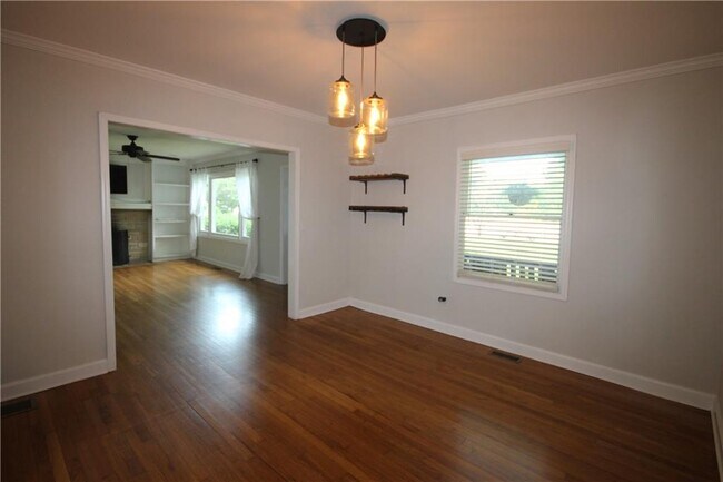 Foto del edificio - 3293 Covington Hwy