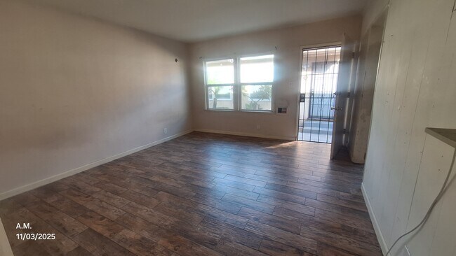 Foto del edificio - 4037 W El Segundo Blvd