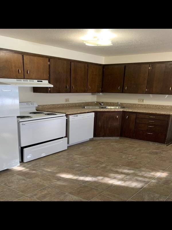 Building Photo - 765 E 275 N