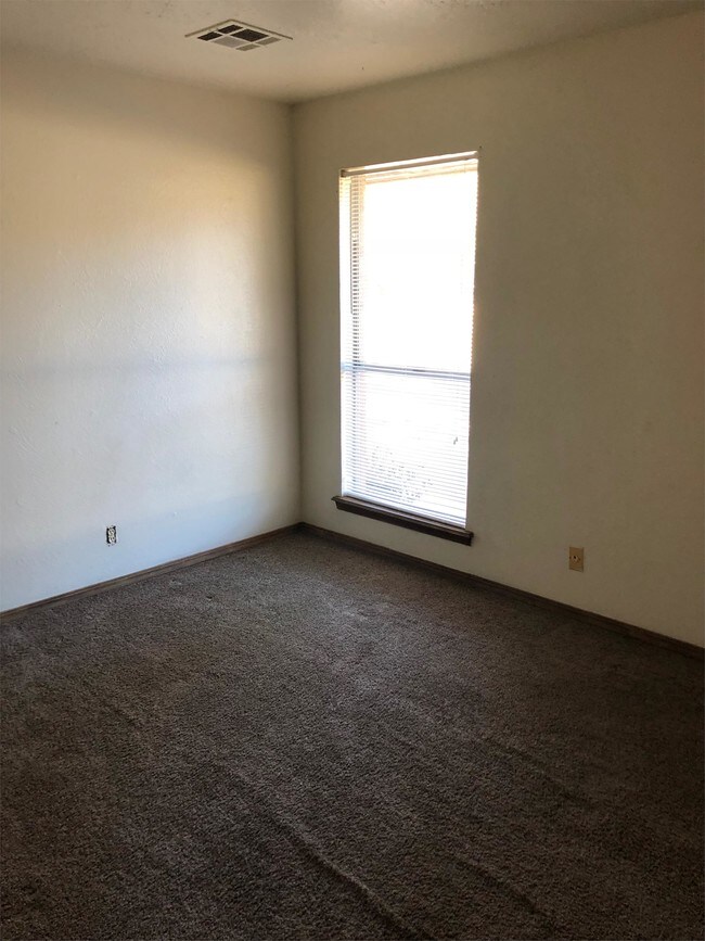 Building Photo - 4220 Willowisp Dr