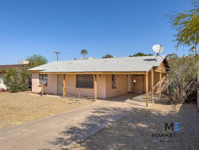 Building Photo - 2Bed/1Bath Home at Dobbins/7th! Ready for ...