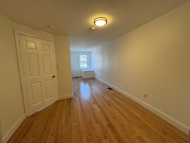 Building Photo - 205 D St