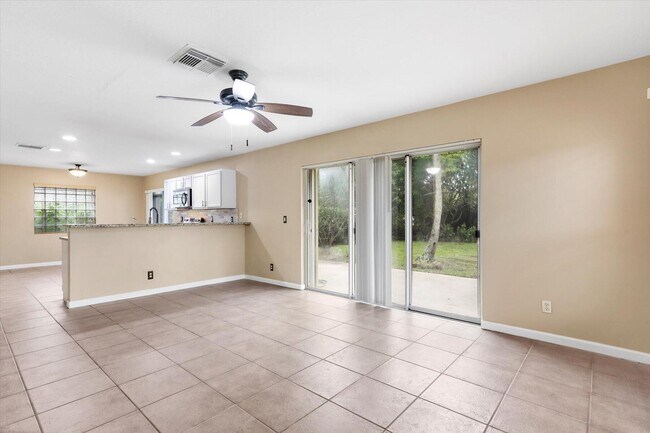Building Photo - 1533 Rialto Dr