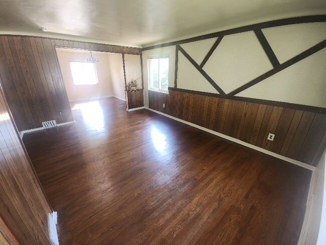 Foto del edificio - 8630 N Evangeline St