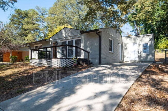Building Photo - 3442 Longleaf Dr