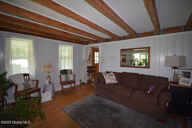 Foto del edificio - 81 Plank Rd