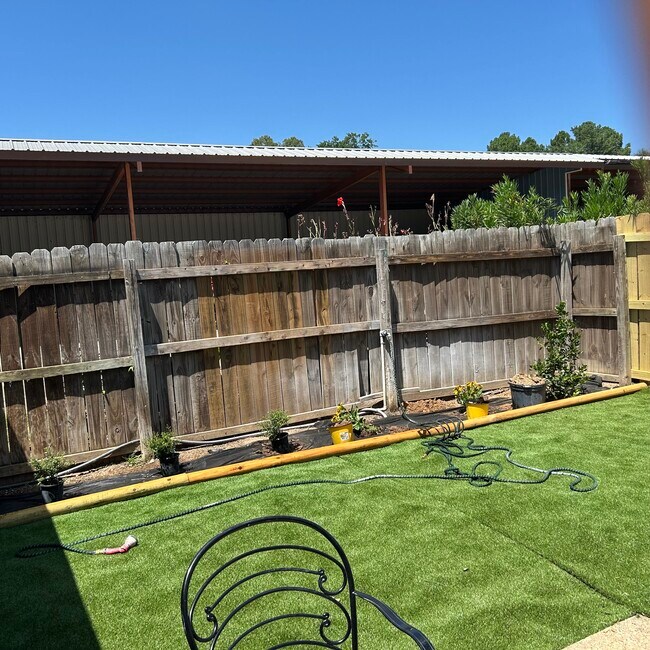 Patio cercado - 17140 FM 344 W